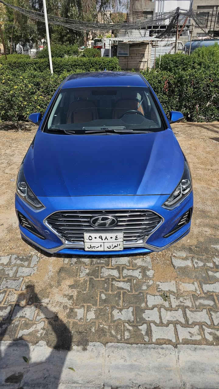 سوناتا 2018 ماشيه 90 الف فقط
السعر المطلوب 127 وبيها مجال بسيط

سياره كير مكينه حداديه كفاله عامه عده الجاملغ الموضح بالصور 

بصمه تشغيل +باب الصدر والسائق 

اشاير مري 

كشنات اماميه تدفئه تبريد 

كامره +حساسات+ زاويه عمياء وهواي بيها بعد مواصفات معروفه 

مكينه 2400GDI

ثلاث انضمه قياده العاديه والسبورت والايكو 

دواخل السياره شرط ريحه الشركه بيها وضربتها كلش حلوه قطعه وحده وبيها جراد فقط قبق الجنطه وشويه ركن البنيد 

***********
