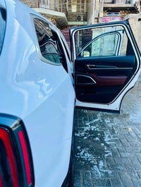 كيا تورلايد الموديل 2023  فول مواصفات   شاشه وسطيه حجم كبير عداد الاكت...