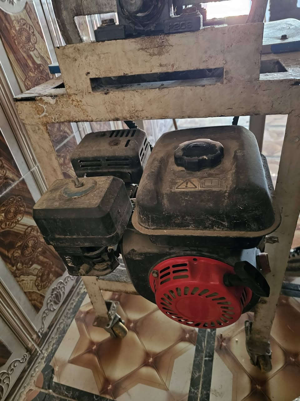 السلام عليكم عندي مكينة حمص مطاعم اخت الجديدة ماطور بانزين حجم 22 للبيع للاستفسار على الرقم ***********
