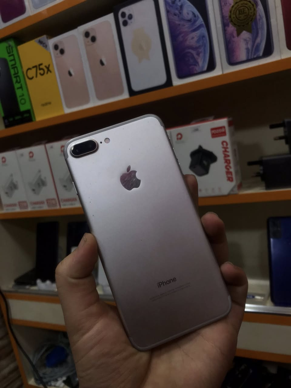 السلام عليكم 
ايفون 7 بلاص
ذاكرة 32
بطارية 100 مستبدلة
جهاز حلو وشغال من كلشي 
كامرات صوت اتصال بصمة كلشي بالجهاز شغال

سعرة 80 الف فقط

رمادي شارع الاطباء فرع الشعبية مجاور دكتور حاتم الهيتي 

مصطفى الراوي// ***********
