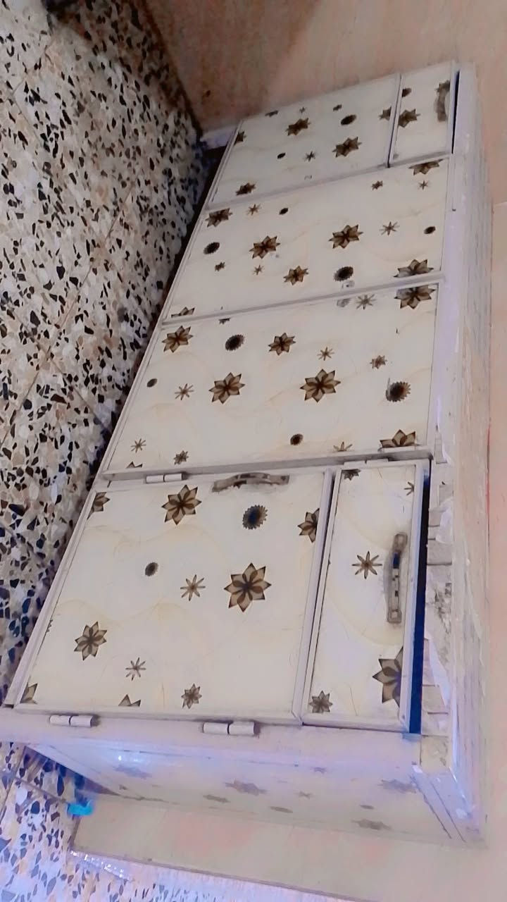 سلام عليكم كاونتر للبيع نضيف مستعمل سعره 200 وبي مجال العنوان زعفرانيه ***********
