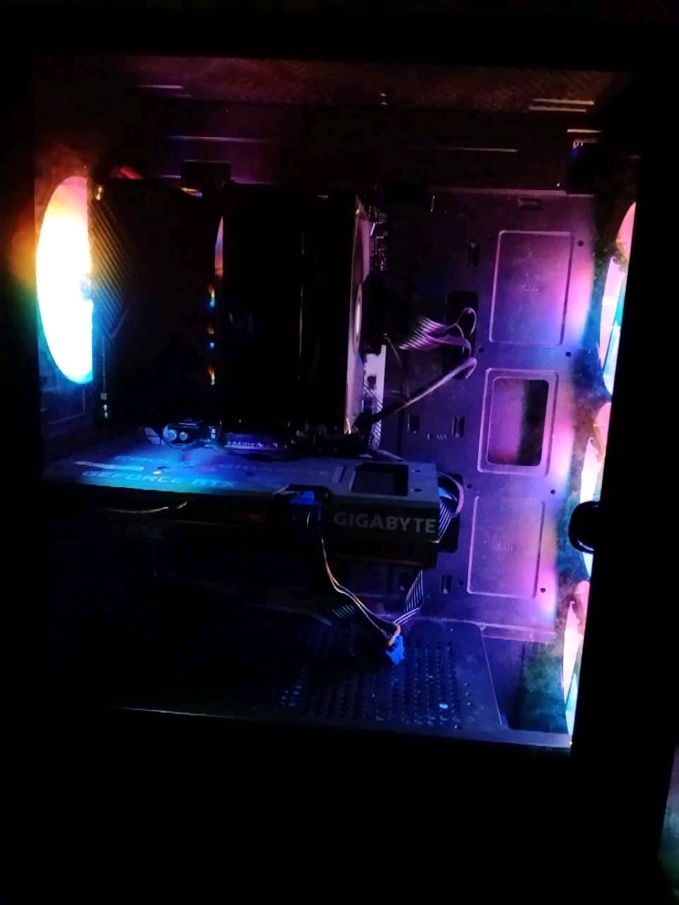 تجميعه للبيع سعر 700 الف 

R5 3600 معالج

 b450m بورد

Rtx 3060 12G كارت

Ram 2x8 16G 3200 رامات

 deepcol مبرد غازي

Hdd 1t هارد

ssb 128G هارد

ATX 650w  بور سبلاي
ما هي المواصفات الكاملة للعتاد داخل الكيس؟: 
R5 3600 معالج
 b450m بورد
Rtx 3060 12G كارت
Ram 2x8 16G 3200 رامات
 deepcol مبرد غازي
Hdd 1t هارد
ssb 128G هارد
ATX 650w  بور سبلاي
هل الكيس جديد أو مستعمل؟: 
مستعمل
أين تقع لتسهيل التوصيل أو الاستلام الشخصي؟: 
بغداد البياع
هل هنالك ضمان على القطع الداخلية؟: 
لا يوجد ضمان
هل السعر قابل للتفاوض؟: 
نعم