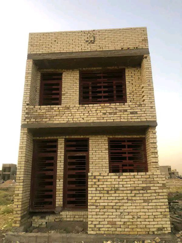 دار هيكل للبيع منطقة الدوانم خلف جامع الكرطان مجاور 10/3 المساحة الكلية 60متر طابقين يحتوي على مدخلين 2غرف نوم 2 حمام إستقبال مفتوح مطبخ السعر 45 مليون//طابو زراعي سند 25 للإستفسار//

***********
***********
