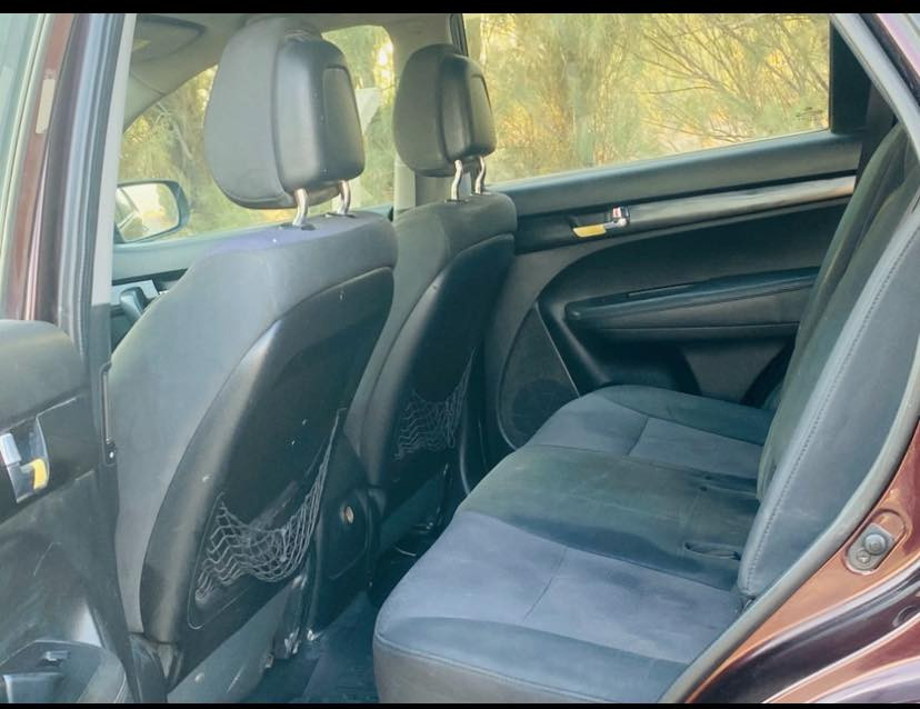 السلام عليكم كيا سورنتو  موديل 2011 

     وارد أمريكي رقم جديد بسمي 

  مكينه. 4 سلندر 2400 دوش 
  تحكم سترين 
قطعتين تبريد   5 راكب 
  
 عنوان سياره بغداد جسر ديالى جديد 

         ***********
