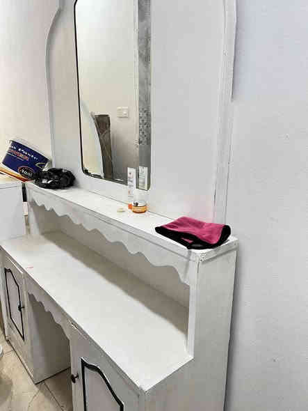 السلام عليكم ورحمه الله وبركاته.. 
ملحقات غرفه صاج عراقي  صبغ حراري .... 
 ميز جربايه ميز مكياج.. صومياة..بسعار مناسب 💯
بسعر 60الف كلهن 
الاستفسار *********** أو مرسله خاص 
العنوان بعقوبة كاطون رازي شارع السادين يم جامع شهيد وضاح..
@إشارة
