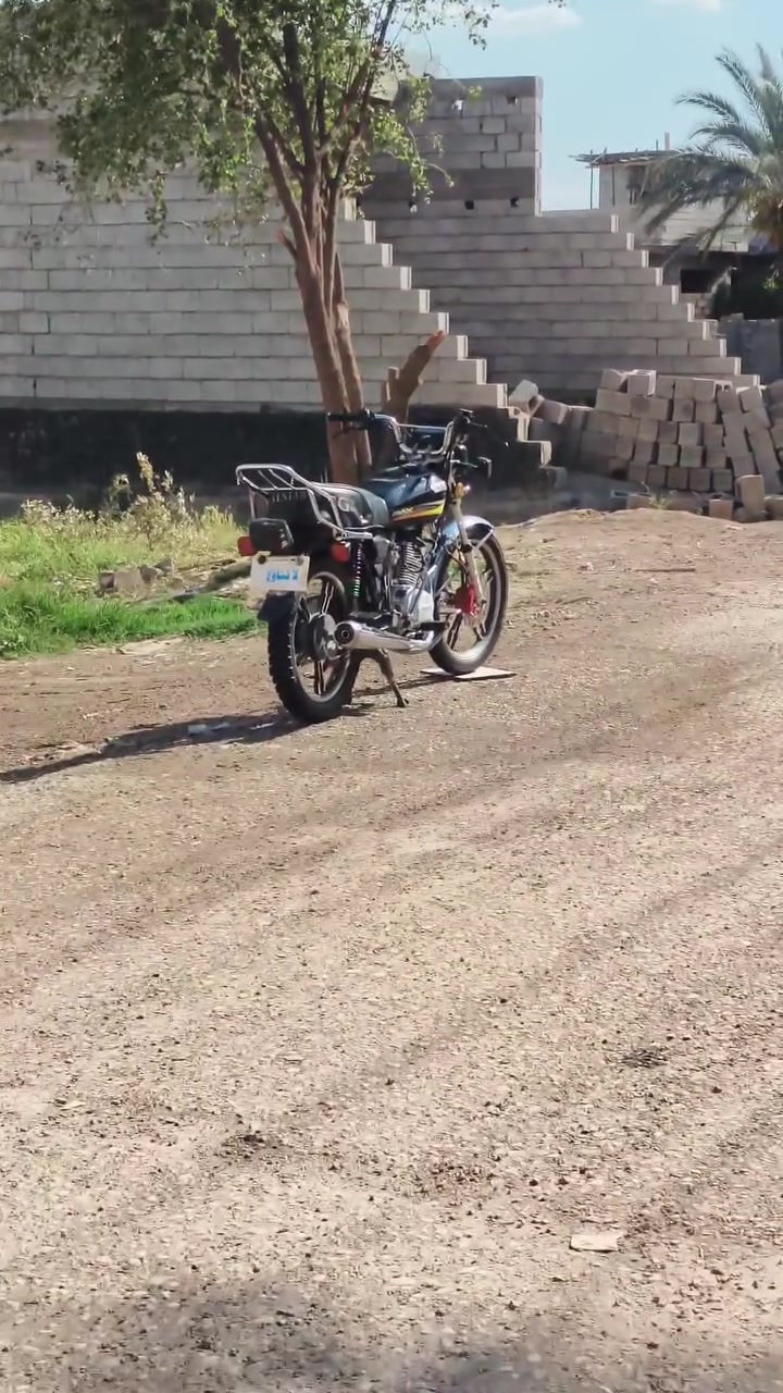 سلام عليكم دراجه سيڤان موديل ٢٣محرك مكفول شلعه ومعدل  نارر🏍👌نقصهه كلوب دبل اشاير خلفي وياله ميل صلنصه كاتم تايرات جدد السعر ٤٥٠ وبيهه مجال للاستفسار هاذه الرقم *********** فقط واتساب أو خاص مكان اديالى تقاطع القدس منطقه الحديد
