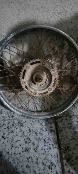 تايرات قفاز ياباني 
حجم 21 و18 و19 
جيوب 
وياله حجم 21 و18 17 
سيم ويل حجم 21 و18 17 
دبلات امامي كلجات 200 سازوكي 
تانكي دسكات 
بطيخه 
خرج حياكه شغل درجه أولى 
المكان ميسان توصيل موجود جميع المحافظات 
*********** واتساب
