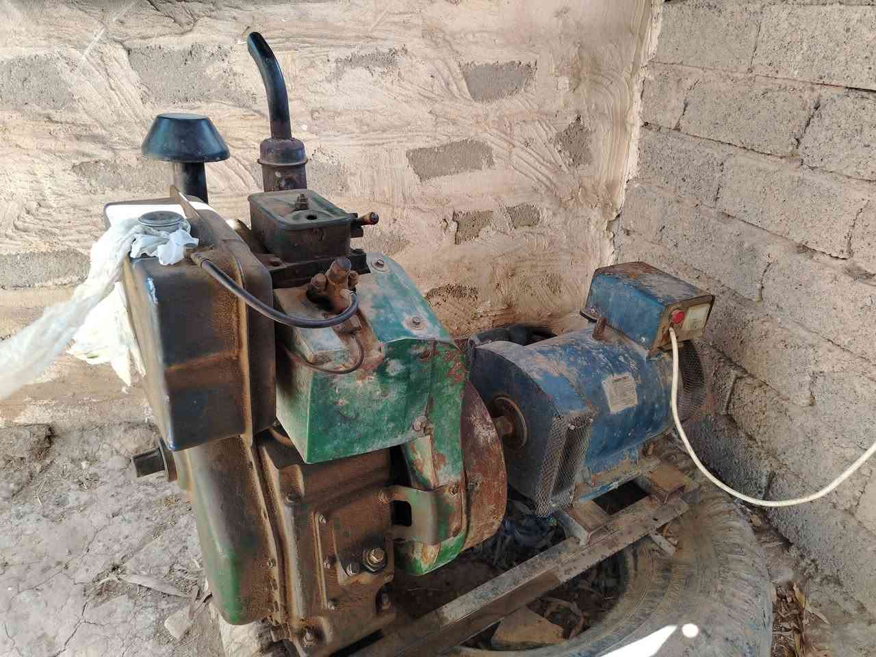 مولده بتر نظيه شرط هندر واحد تشتغل المكان قريه الزركه وسعره٣٥٠ وبيها مجال الي يحب يتواصل عل الرقم *********** / ***********
