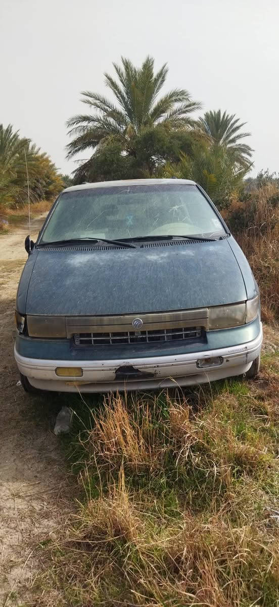 السلام عليكم عندي 
هاي السيارة ميركوري أو نيسان كويست نفسه ونفس الاغراض اريد اسقطه وابيع غراضه الي يريد يتصل على الرقم 
*********** 
موجوده بغداد  بيه تخم تاير نظيف كلش
