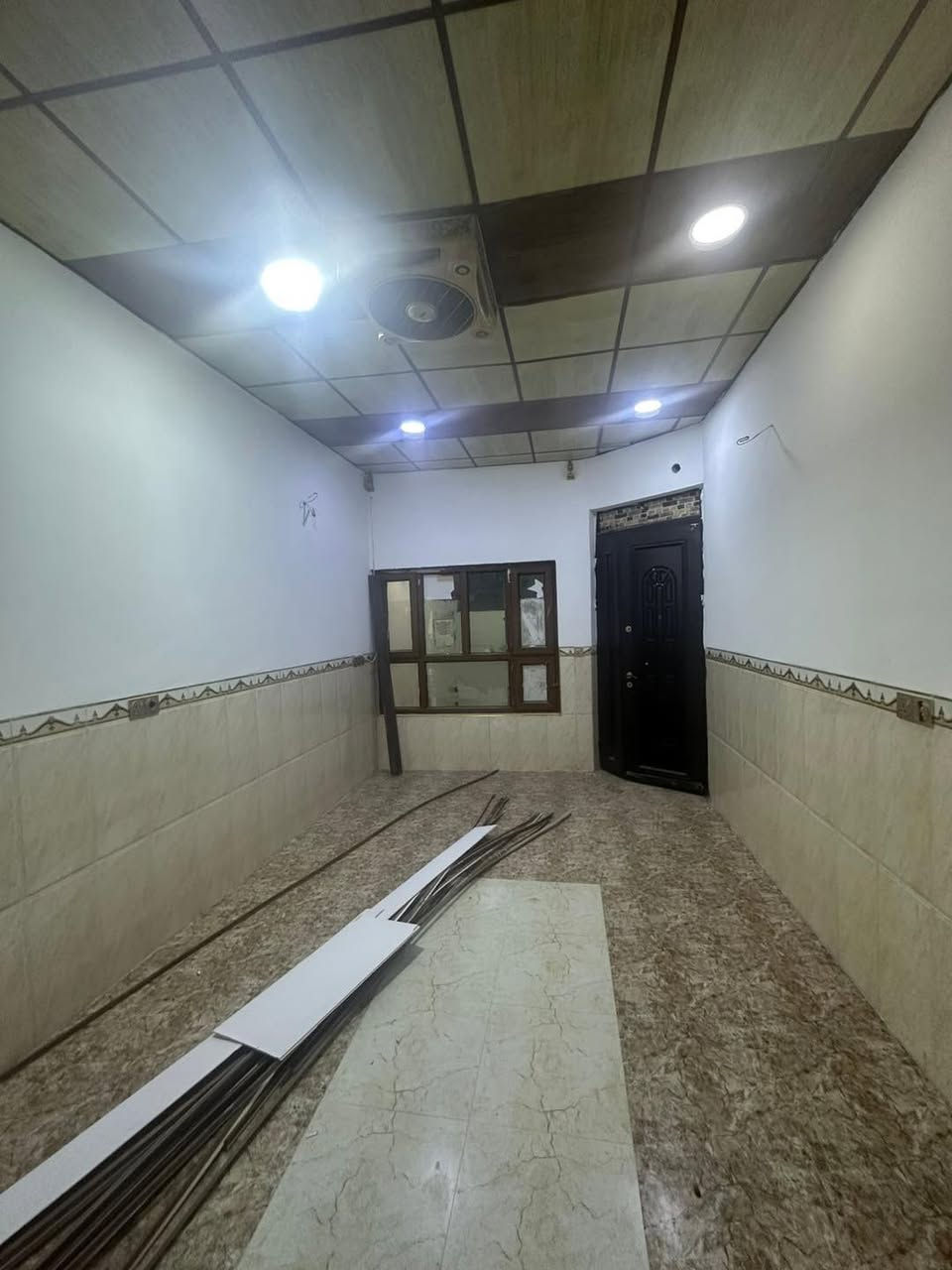 🔶🔶  بيع_مستعجل

🔶 دار طابقين (زراعي ) للبيع .

🔶المساحة : 100 متر واجهه 5 متر.

🔸الطابق الاول يحتوي/ ( استقبال  _  هول داخلي  _ مطبخ _ صحيات داخلي وخارجي  _  منور   _ كراج ) 
🔸الطابق  الثاني ...
يحتوي /( غرف نوم عدد ( 2 ) _هول _ صحيات ) ..

🔶الموقع : حي الواسطي / قرب حديقة فدك  _خلف ماركت مصطفى.

🔶السعر : مناسب جدا

للاستفسار عن السعر يرجى المراسلة  أو الاتصال على ارقام  التالية ☑️
 ☎️ ***********
       ***********

أو مراجعة مكتب الكنز للعقار الواقع حي الواسطي قرب مول حجي زياد تحت مسجد نور الدين الزنكي
