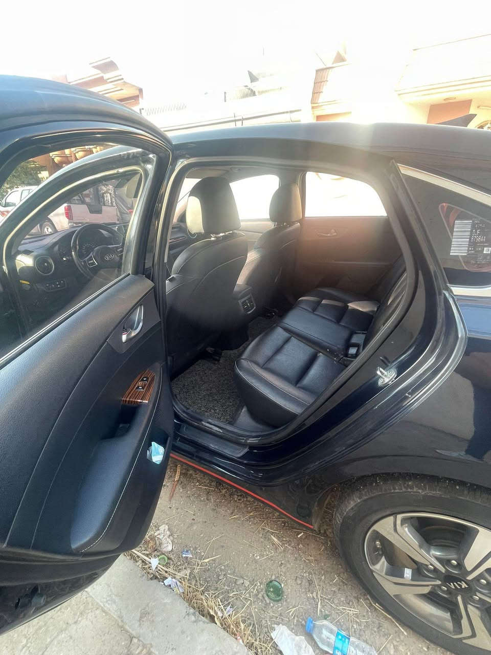 السلام عليكم  k3 2020 ماشيه 52 ميل محرك 16 مرغوب كوري مو صيني كوري باي كوري فول فول اعلى مواصفات تجي 
بصمه مرابات شفط
كشنات جلد صاجيات علامات ترحيب
قطعتين تبريد منفصل صندوق ذكي حساسات وتدفئه وتبريد بلكشنات وتدفىه للكشنات الخلفية ستيرن تدفئه 
نقاط عمياء فول السيارة 
قطعتين صبغ وقطعة بارد 135$ وبيها مجال بسيط
*********** موصل, نينوى
