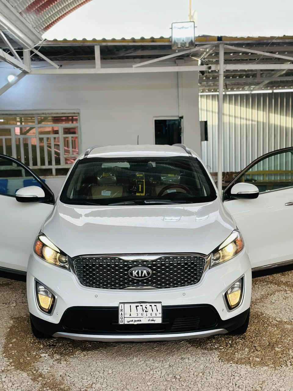 سورنتو موديل 2017 ماشيه 90 الف سياره جديده كفاله عامه 
اتصال ***********
