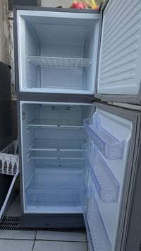 مجمده وثلاجه للبيع اذا مو جديده لا تشتري  استخدام قليل قليل جدا جدا ثل...