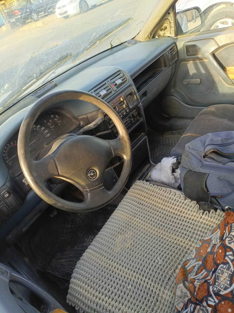 السلام عليكم
سياره اوبل فيكترا للبيع
محرك وكير خير من الله 
محرك 1800 تخم تاير جديد 
السعر 27وبي مجال لشرائح
عنوان ابو غريب ***********
