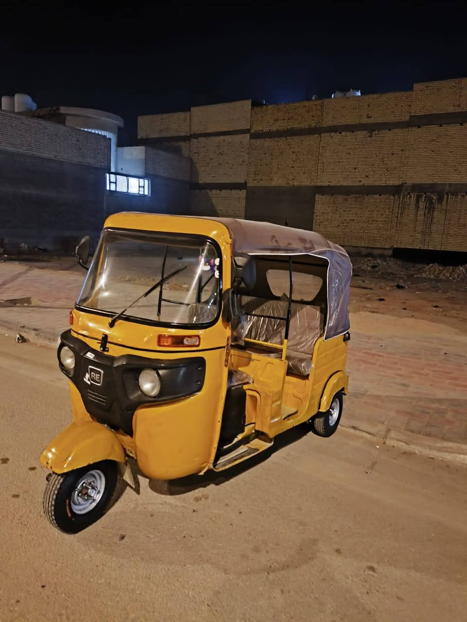 موديل 19 باسمي أرقام وسنوية
بيها طخه بالغد وبيها دحجات محرك نضيف كهربائيات شغاله كلها تخم تاير باتري جديد تجي تشوف وتفحص سعرها 5500 وبيها مجال للطيبين
***********
***********
مكانها كربلاء حي الوفاء
