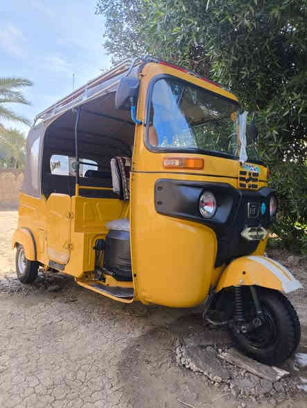 للبيع ٢١ شهر ١٠ كفاله عامه بس دوس والباقي كفاله اوراق اتعهدلك بل ترقيم من الحجز للبصمه *********** /*********** وبيه غراض
دمام+مسجل 
سوبايه+نزال 
زنون الواط مالته١٢ الف
اسمهم عدد٦
