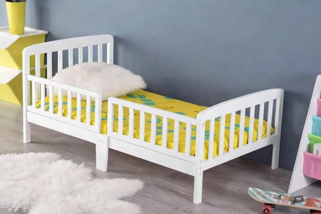 ✨ أسِرّة ماليزي خشب زان درجة أولى ✨
جودة ممتازة – متانة مضمونة – موديلات راقية تناسب كل البيوت

🛏️ الألوان المتوفرة:
أبيض – رصاصي – نيلي – جوزي – بيجي

🛏️ الأنواع المتوفرة:
• سرير طفل
• سرير شبابي
• سرير طفل طابقين
• سرير شبابي طابقين

🛏️ القياسات:
جميع القياسات متوفرة حسب طلبكم

🪵 المواصفات:
• خشب زان ماليزي درجة أولى
• متين ويتحمل أثقل الأوزان
• موديلات حديثة وتشطيب راقي

🛏️ الدواشك:
• الدواشك متوفرة لجميع القياسات وبجودة ممتازة

🚚 التوصيل:
• توصيل بغداد مجاني
• المحافظات 10 آلاف فقط

📩 كل ما عليك تراسلنا… وإحنا نشرحلك كل التفاصيل وتختار المناسب إلك
📞 ***********
