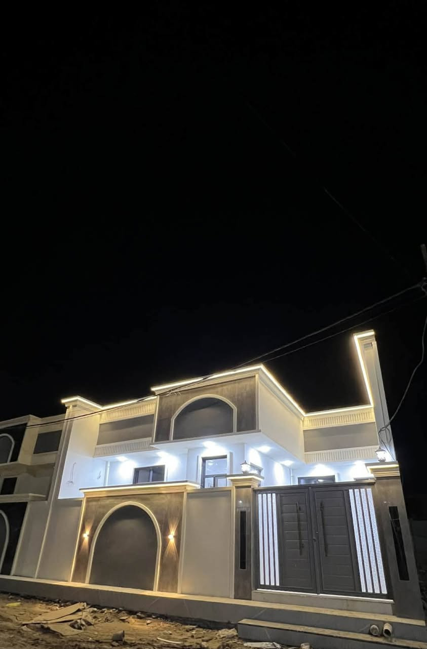 دار سكن للبيع 
ديوانية طريق السنية السياحي
داخل مجمع توحيد العفلوگي 
طابو زراعي سند 25 مشمول بالتطويب
المساحة m 200  الواجهة m10
بناء حديث بعده مامسكون 2025
 طابق واحد مسلح.. 
يحتوي على.... 
غرف نوم عدد 2 نظام سويت __صالة
أستقبال __مطبخ __مجمع صحي عدد 3
گراج سياره _ منور عدد 2
                       مراجعة
مكتب مهدي العتابي للعقار ديوانية الجزائر مقابل فندق برج الامراء.. 
للاستفسار  *********** مهدي العتابي 
            *********** حيدر الفتلاوي
            ***********
