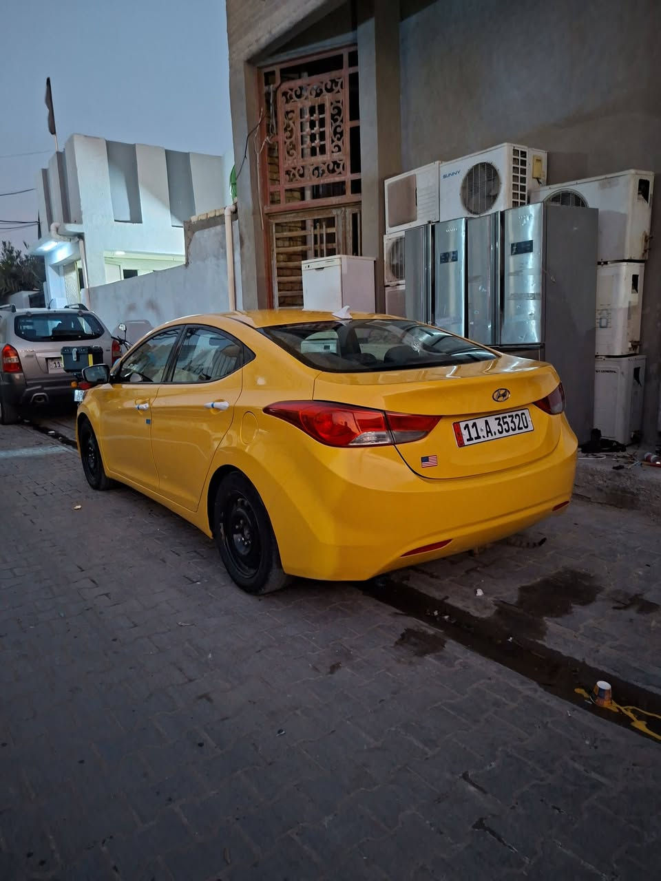 السلام عليكم النتره ١٣ جاهزه من كلشي ليبل واحد فقط جاملغ امامي جهت سايق بدون دواخل مكاني كوت     شراي يخابر ***********  
سعر ١٠٥ وبيه مجال مكينه ١٨٠٠  امريكي
