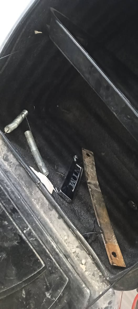 صندوق دلفري جديد سعره ٤٥ كامل مكمل هو ملحقاته يوجد خدمه توصيل


**إذا كنت صاحب هذا الإعلان وتريد حذفه لأي سبب، رجاءا أرسل رسالة إلى الدعم الفني**