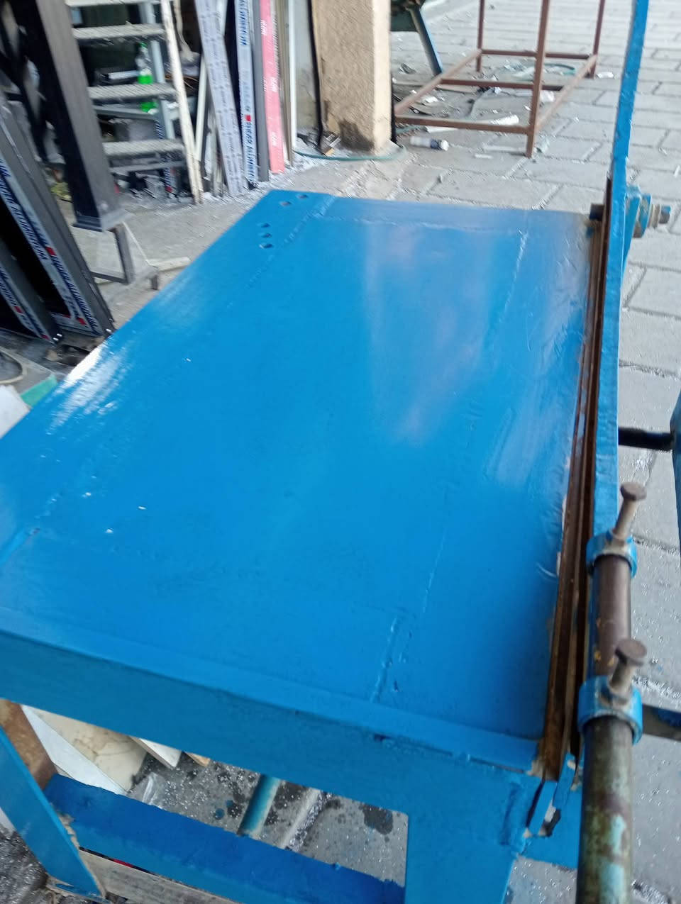 للبيع  بغداد سوق المنيوم ***********اخوان الرايدهنا   يخبرني واني بخدمتكم.
