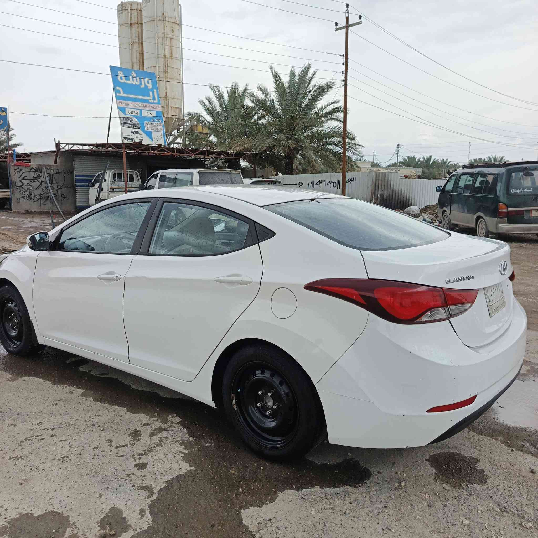 سلام عليكم لانتر 16خليجي نص فوال بيه هلال خلفي وشويه صبغ بل الدوسه مروس بجنبي مكاني بابل رقمه قادسيه تحويل ثاني يوم مكينه وكير وحداديه جداد رقمي ***********
