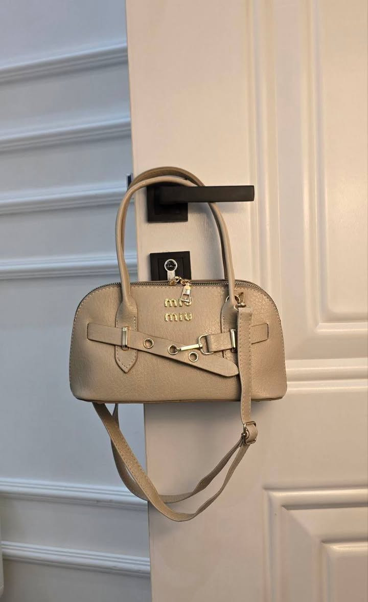 كوالتي 💯
العرض ↔️ 25
الاوتفاع ↕️ 15
   

https://t.me/lulubagsstyleرابط قناة
متوفر جمله


**إذا كنت صاحب هذا الإعلان وتريد حذفه لأي سبب، رجاءا أرسل رسالة إلى الدعم الفني**