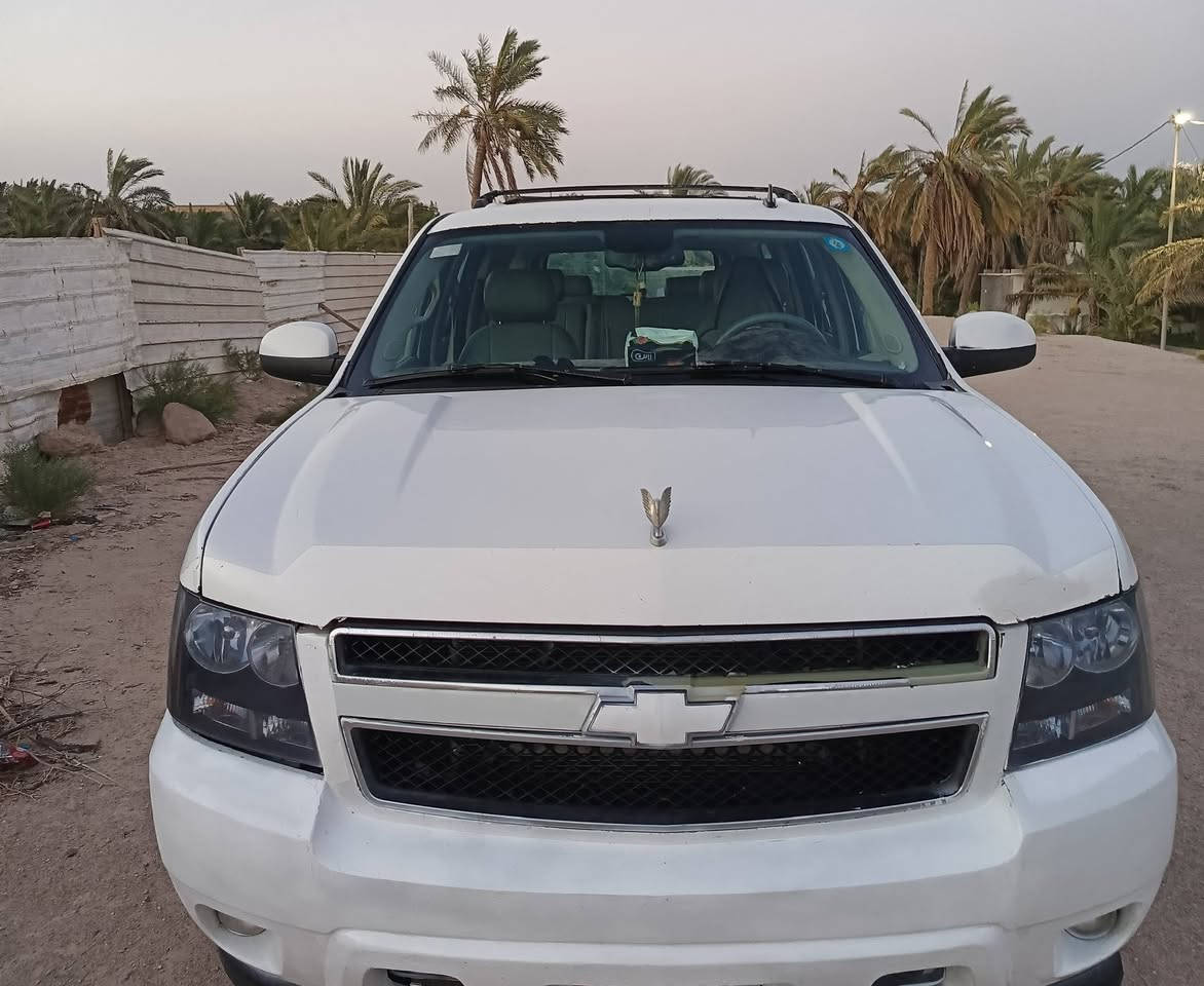 السلام عليكم للبيع تاهو طويل اجره رقم بغداد بأسمي مديل   2007 حداده تخم تاير تبريد السعر 140 بيها مجال العنوان البصرة قظاء الشهيد عز الدين سليم هاتف ***********

