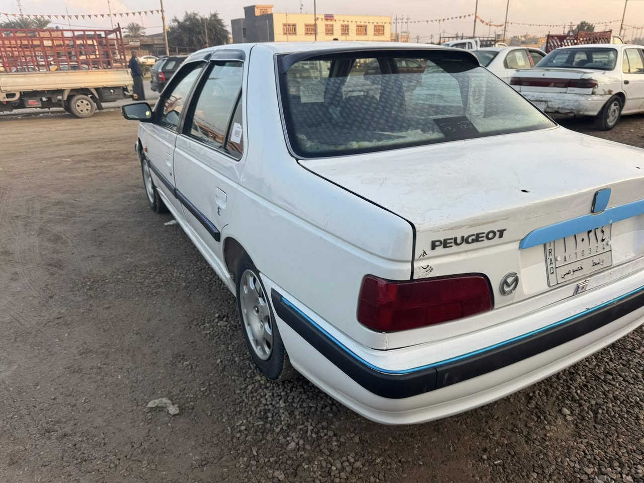 سلام عليكم بيجو بارص ١٣ مكينه و كير وحديه و تبريد وتخم تاير كله جديد ٤٧ وبه مجال واسط الصويرة ***********
