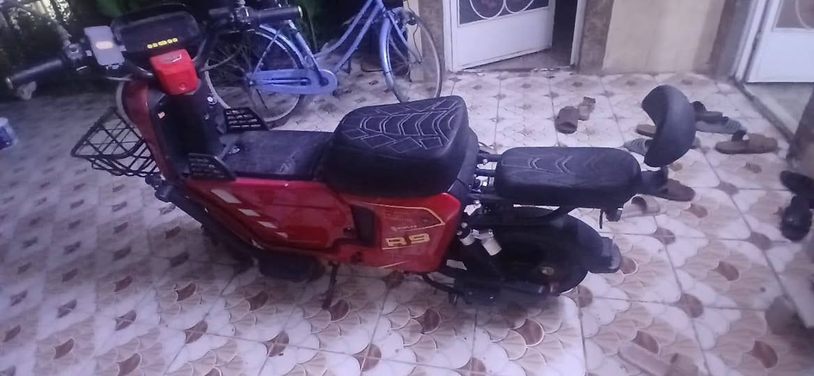دراجه شحن للبيع 
R9نظيفه فول بطاريه ظمان كشر جديد شاحنه جديده تشغيل بصمه+كارت+سويح نظام بك السعر خاص وتدلل ***********بلدوز كسيرات
