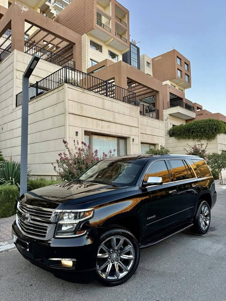 سلام عليكم تاهوو 2015 LTZ  فول مواصفات تجي
فتحه 
بصمه 
كشنات تدفئه تبريد 
رادار مري وجانبي 
حساسات خلفيه 
رقم سليمانيه الجديد هزه جديد سنويه جديده تظليل مرور بيها موافقه رسميه 
ماشيه 140 km 
باسمي تحويل مباشر او وكاله عامه 
السعر 330 $ 
السونار مرفق مع الصور 
***********
مكانها بغداد الكرخ
