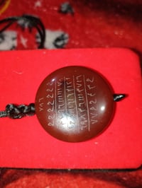 قطعه مختلفه من العقيق اليماني الأحمر  القديم  المصوره تصوير واضح المنق...