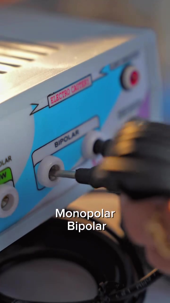 تعلن لكم شركة الطب الحديث MHD 🏅
عن توفر جهاز الكوتري الهندي #Electrical_cautery   

Monopolar
Bipolar
 أحادي و ثنائي القطب 
بطاقة 100 watt 
قطع مع تخثر للدم  بدون نزيف 
يستخدم لإزالة الثاليل والاكياس المهبلية و الشامات و الأورام الصغيرة بدون اثار جانبية.
كما يستخدم مخدر موضعي على الجلد ليظهر جلدا جديدا
للتواصل والاستفسار ارسل رسالة على الخاص او على الرقم :
‏‭***********‬
او تواصل على الواتساب مباشرة 
wa.me/9647870294877
#شركة_الطب_الحديث
#MHD🏅
