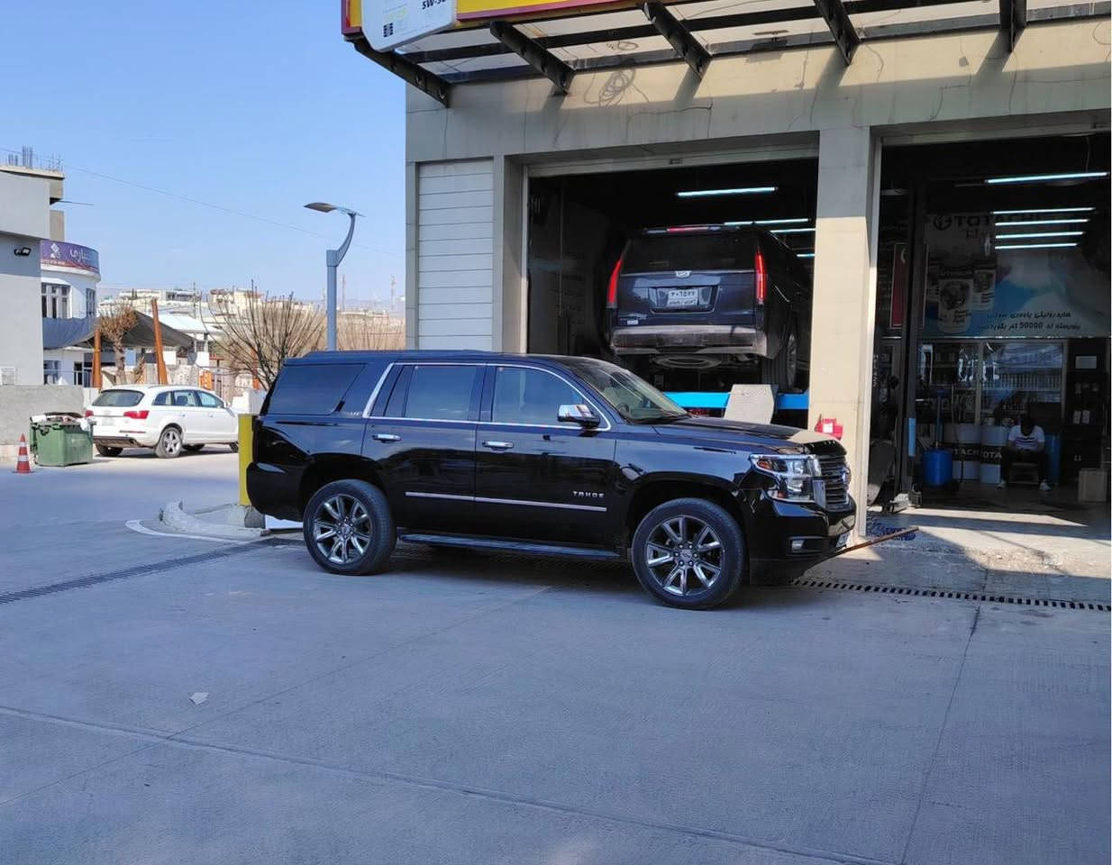 للبيع تاهو 2017
-مواصفات LT 1 المعروفة
- خليجي كفالة عامة وكالة المنصور
-رقم سليمانية جديد بأسمي تحويل مباشر ( هزة وسنوية شهر 12 / 2025 )
* تغليف نانو بنيد وبچم ومدگرين امامية وتكم ونصف القمارة .
- فتحة سقف ( سلايد روف )
- تشغيل عن بعد 
- كراسي كهرباء
- كرسي هزاز ( تحذير الرادار )
- حساسات امامي وخلفي
- تحديد مسار
- كروس سرعة
- كامرة خلفية
- جنطة كهرباء شفط
- شاشة قاصة
- شاشة خلفية بألسقف
- ثلاجة 
- تحكم ستيرن
- ويل 22 كروم مع تخم تاير جديد جداً
- وضع قيادة 4WD + 2WD
- سستم سماعات Bose
- نظام انزلاق
- لايت وكشاف امامي زنون
- وبعد بيها هواي مواصفات

عنوان السيارة - البصرة - المركز
السعر المطلوب ٣٦٥ وبيها مجال
للأستفسار التواصل على رقم الهاتف
***********
