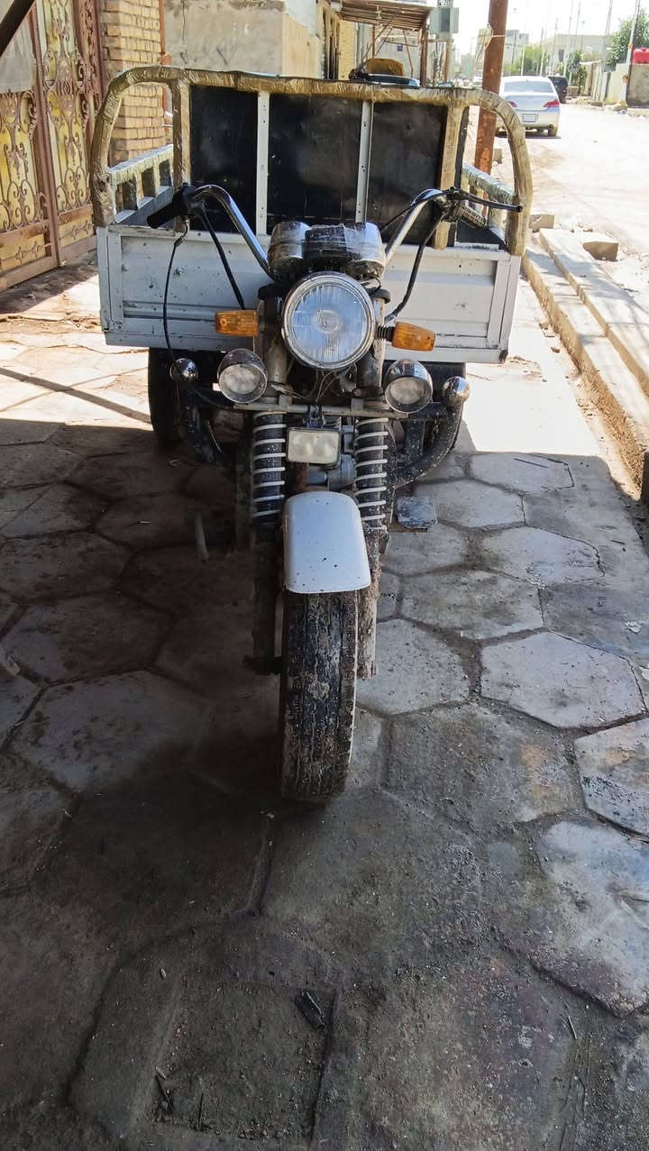 السلام عليكم ستوته لبيع مديل 15 اوراق كهربائيات جدد السعر واحد وميه وبيه مجال متواجد خاص للاتصال ***********
