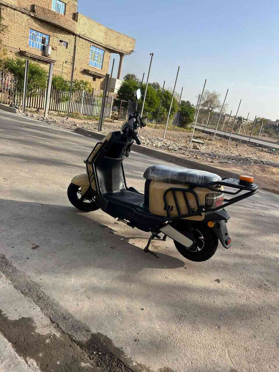 السلام عليكم دراجه شحن للبيع 6باتري سرعته 80حقيقي ملف 2000 دراجه خير من الله سويج بصمه كهربائيات كله شغاله
السعر 600الف وبيه مجال مكاني بغداد فلكة حي النصر 
***********
