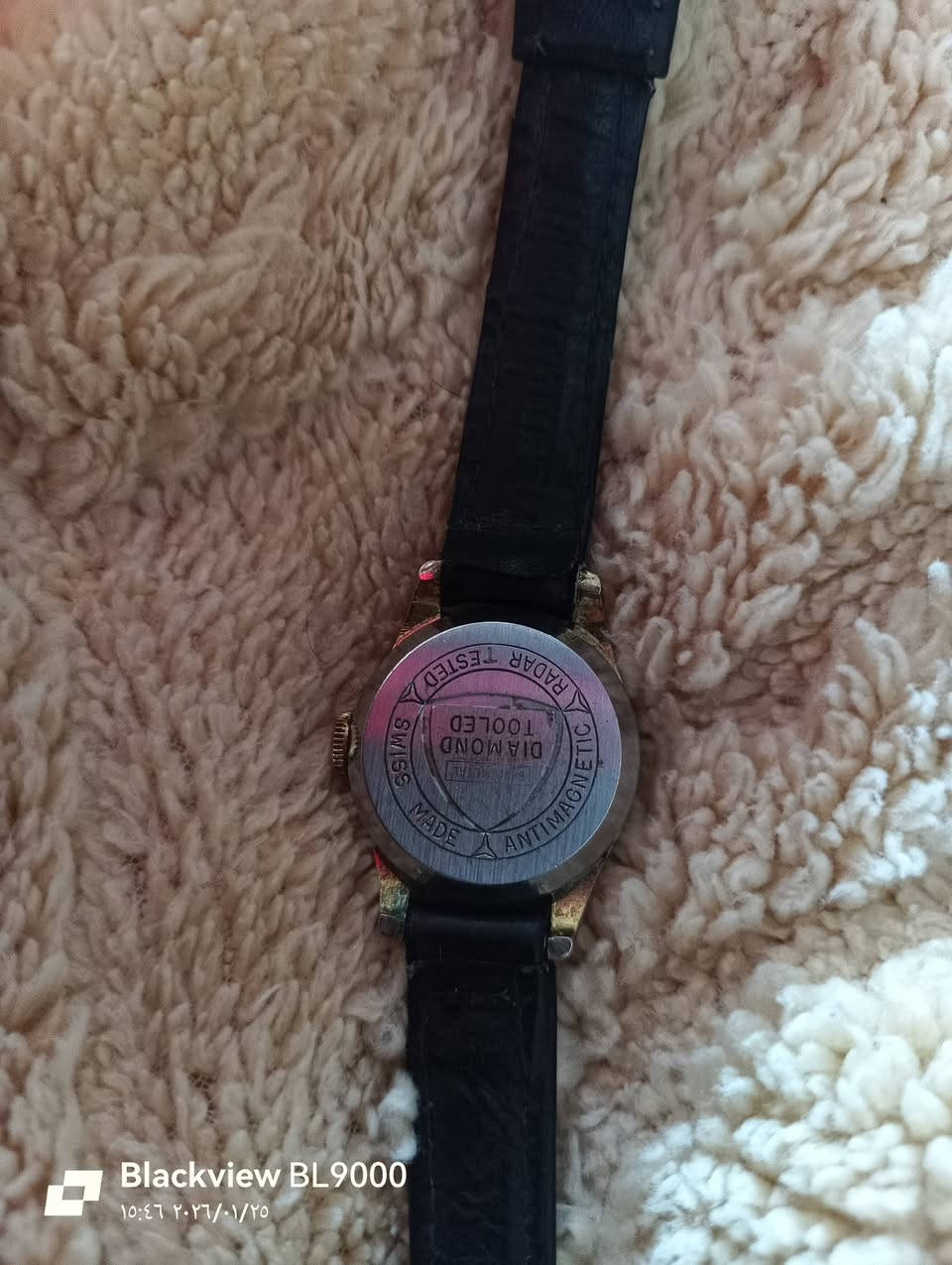 السلام عليكم ساعه طلاء ذهب سويسري اصلي تكويك قديمه
تحتوي على 15حجر بلمكينه عداد ثواني بلاسفل يقدر عمرها 1940الى 1950 الساعه نسائي تكويك مع سيره الساعه الأصلي غير مبدل الي تعجبه يتصل على الرقم ***********
