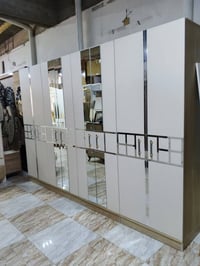 غرفة ٨ ابواب ٩ قطع  للاستفسار 07709126537