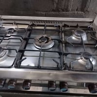 طباخ ايطالي الصنع كلشي شغال الفرن وجميع العيون نظافه90%السعر 170مراسله...