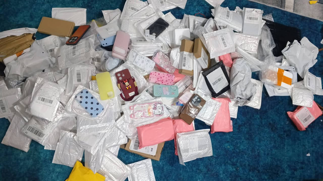 السلام عليكم عندي شلعه كفرات DHL عددهم 180كفر سعرهم 60


**إذا كنت صاحب هذا الإعلان وتريد حذفه لأي سبب، رجاءا أرسل رسالة إلى الدعم الفني**