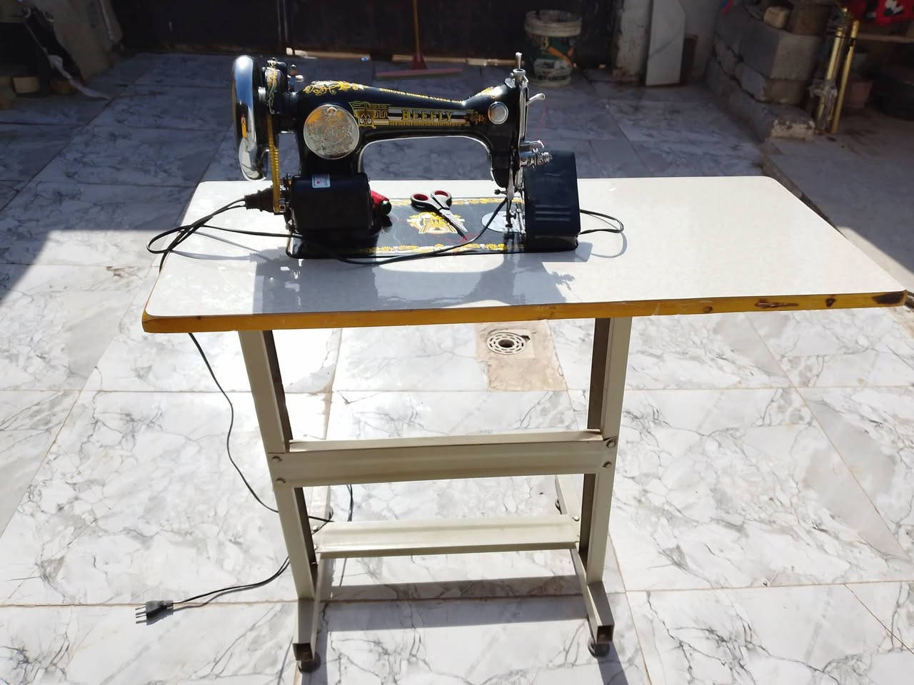 السلام عليكم ماكينه للبيع فراشه السعر 75 هي والميز مالتها الرقم***********
