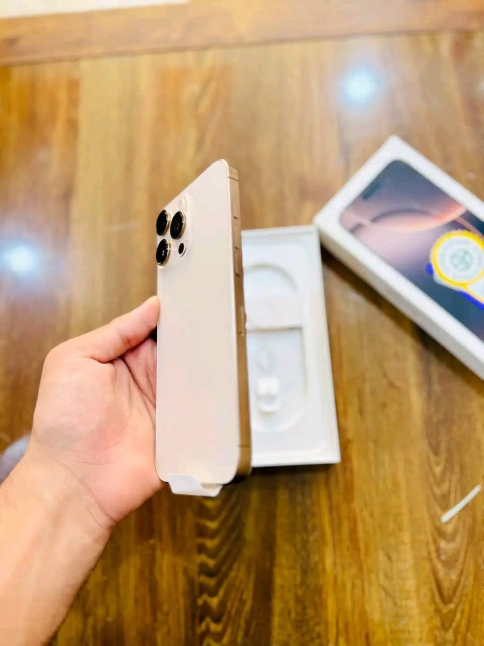 iPhone 16 Pro Max
256MG
عربي/انجليزي 
مفكش مسمار ،معفي ضريبة 
متاح التقسيط


**إذا كنت صاحب هذا الإعلان وتريد حذفه لأي سبب، رجاءا أرسل رسالة إلى الدعم الفني**