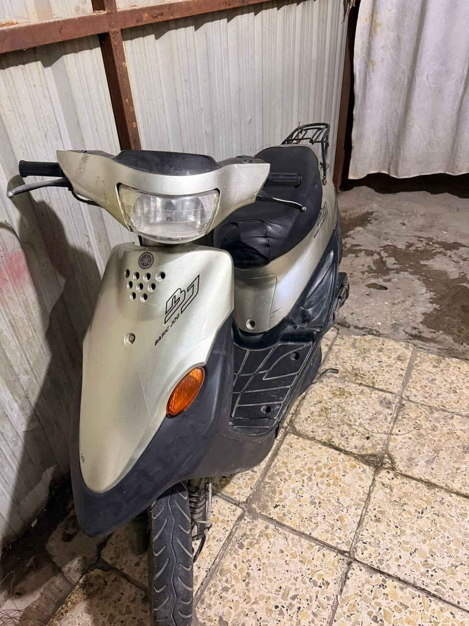 تسعه للبيع مكينة ما مفتوحه بلادية كهربائيات شغالة بس الاشاير لكدام هندر وسلف شغالات مكاني جمهورية ب350 وبيه مجال قليل***********
