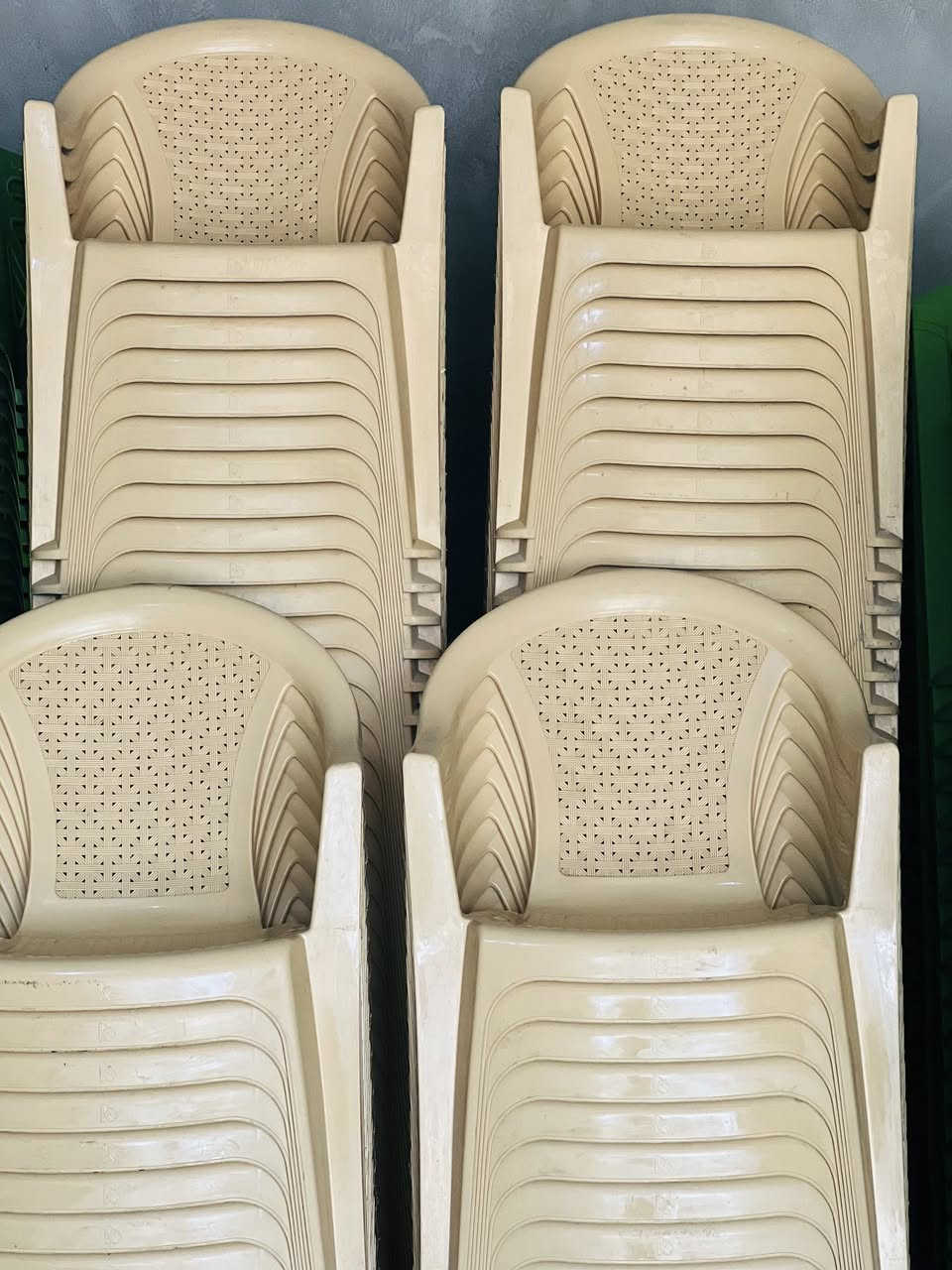 كراسي عدد 200 للبيع استعمال قليل
للتواصل ***********
