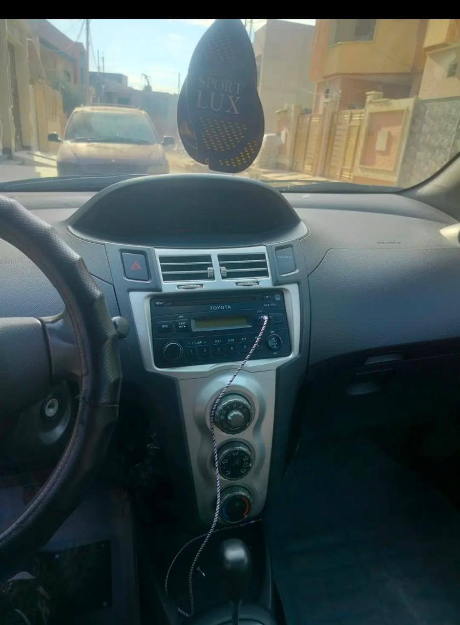 يارس موديل 2006 ترهم نسائي
رقم نينوى باسمي اني الشرعي 
كير توماتيك
كير ومكينه شرط
قفل مركزي
حساسات عل بك
طخم تاير جديد
باتري جديد
السياره كلها جديده ما تصرف عليها ربع
جاهزه من كلشي
السعر 68وبيها مجال
*********** واتساب
***********
