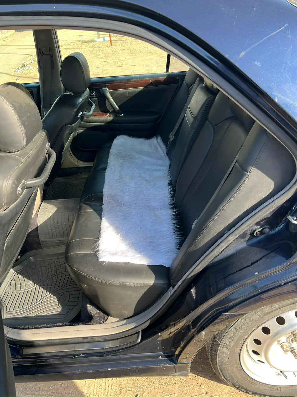 سلام عليكم ملكه 2003
كصتين السياره طك الكارتون 
متومه طبق الاصل  
السعر 40 وبيهه مجال
 ***********
