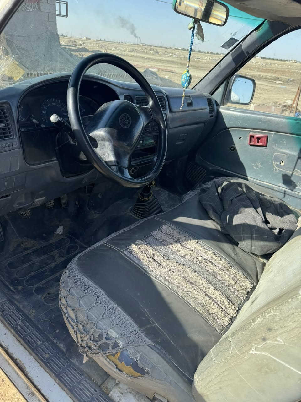 سلام عليكم بيكب للبيع مديل 2001جديده سياره ***********
