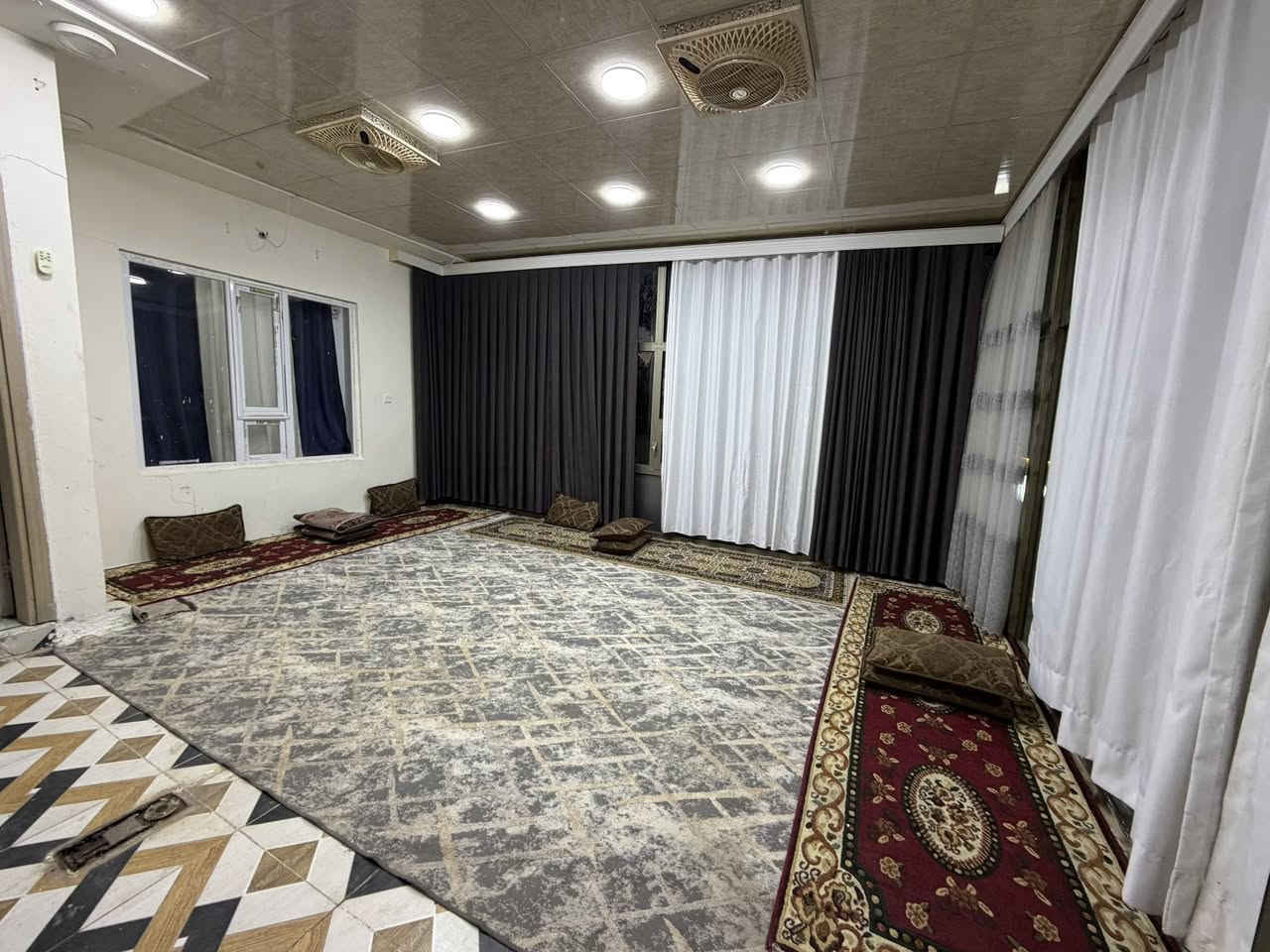 مزرعه للايجار اليومي فول خدمات كهرباء مولد اللعاب بليارد والمنظدة
والطاولي واكس بوكس العاب  كامل مواصفات 
مناسبه للحفلات تخرج اواعراس او اعياد ميلاد سارع للحجز
المعلومات والاتصال 
***********
العنوان چيمن خلف كليه القلم
