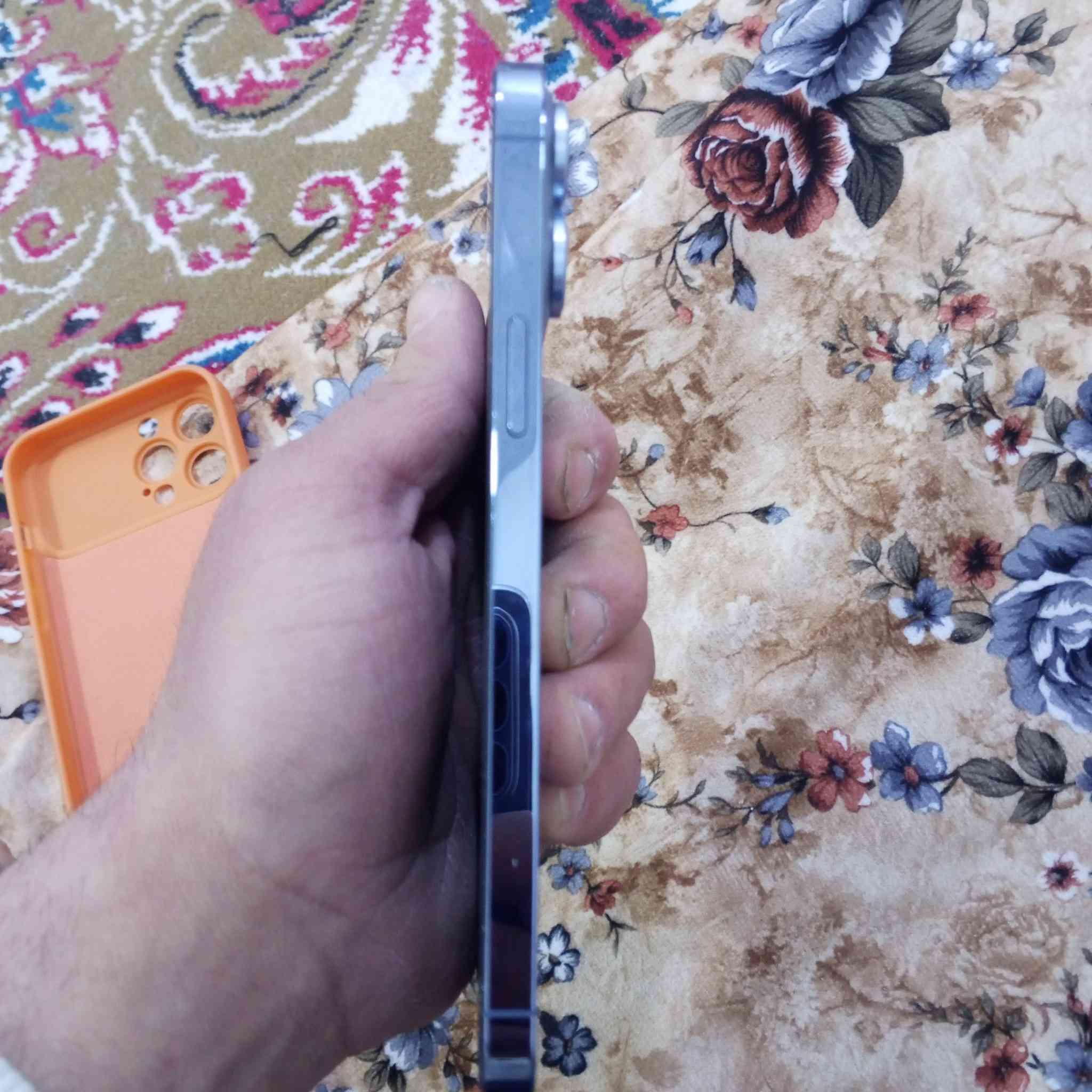 للبيع ايفون 13برو ماكس كفاله من الشخط ولفتح بطاريه 88شحنه فول يطول يوم كامل السعر 750قفل موقع بعقوبه الرحمه ***********
