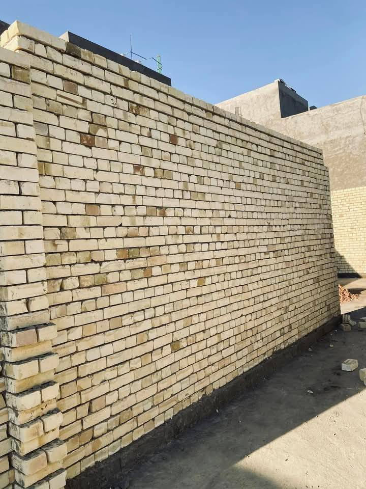 السلام عليكم اني خلفة بناء بناء درجه اولى اشتغل طابوك وبلوك واشتغل ع دبل او قطعي ***********
